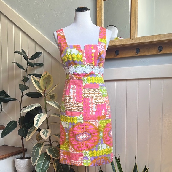 Robe Trina Turk à Pois Rouges/bleus/verts - Taille 0 | NWOT (Neuve Sans étiquette)